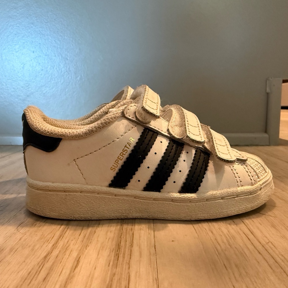 Adidas Kids Superstar White and Black Shoes 7 k unisex